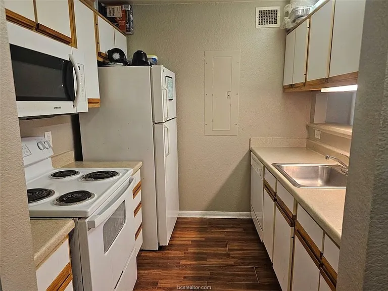 519 Parkway #201 — Photo 5
