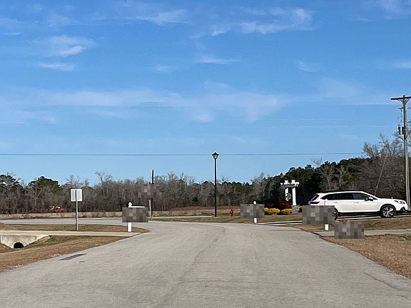 5th image of 201 Shady Willow Ln