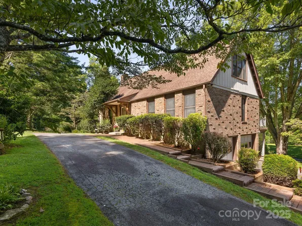 3541 Willow Creek Rd, Hendersonville, NC 28739