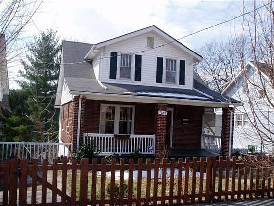 1st image of 1032 Sherwood Ave SW