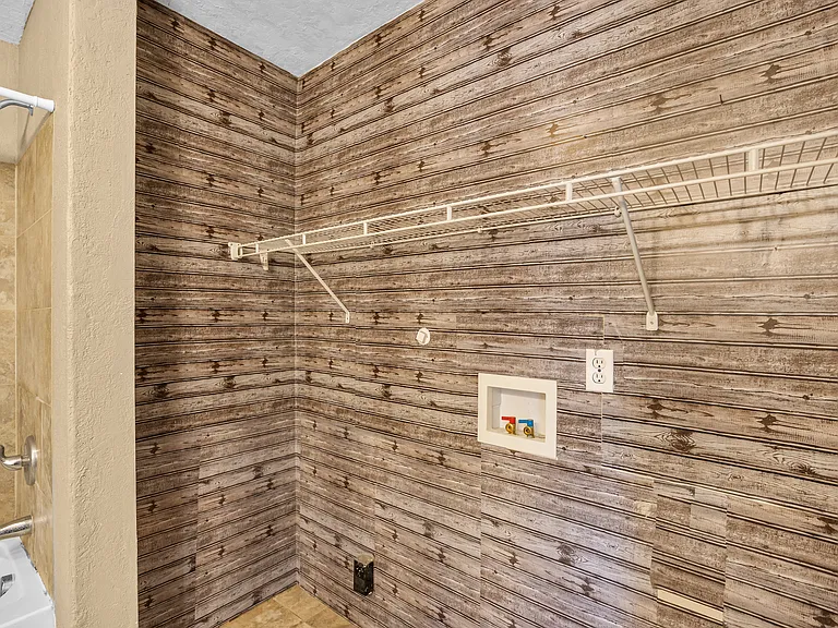 209 W Bridgers Street Ext — Photo 4