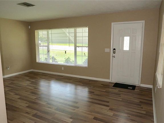 4th image of 1529 Fort Smith Blvd