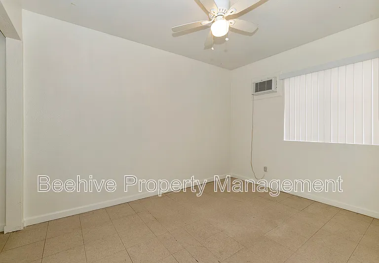 1040 N 28th St #8 — Photo 7