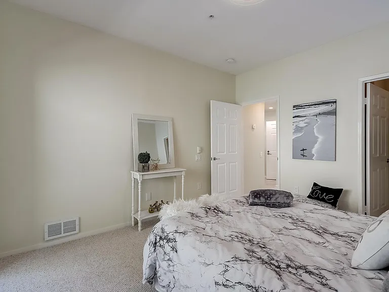 200 Caldecott Ln #108 — Photo 27