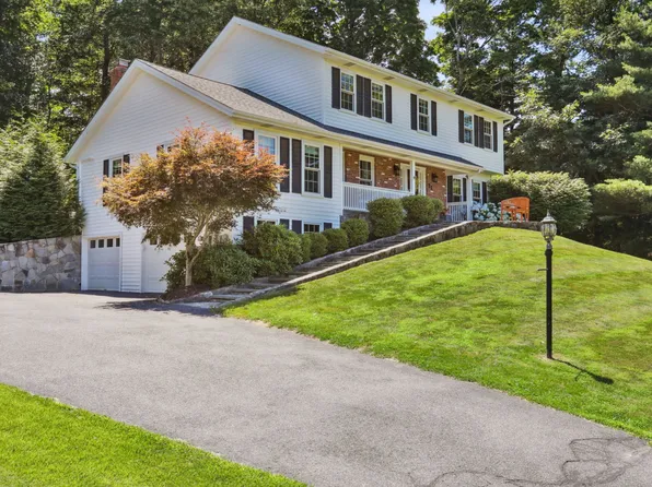 21 Columbia Drive, New Fairfield, CT 06812