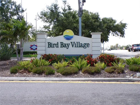 634 Bird Bay Dr E, Venice, FL