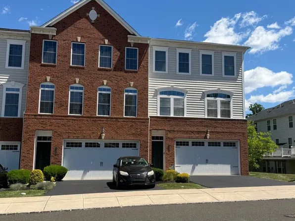 125 Briarwood Ln, Montgomery, PA 18915