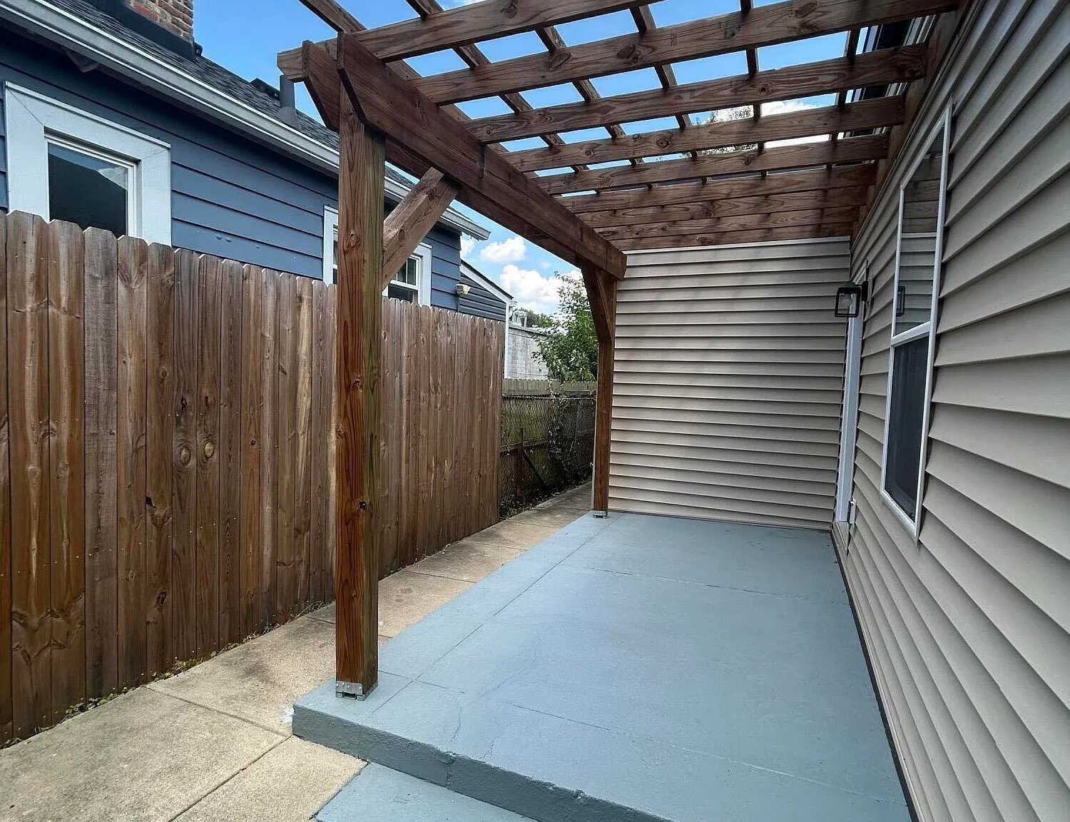 2 bed, 1.5 bath, 1208 sqft, $1,750 — Photo 2
