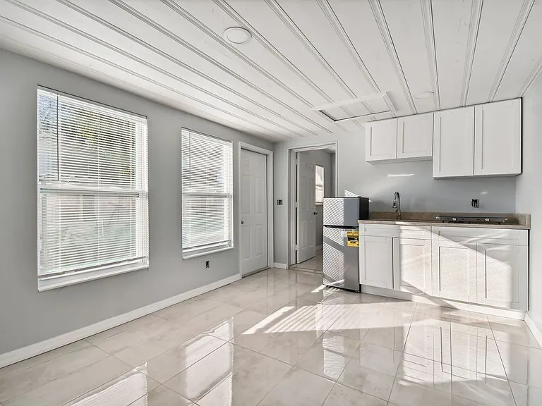 39041 Manor Dr #B — Photo 2