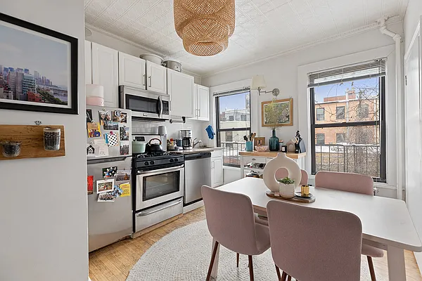 Rented by Compass | media 7