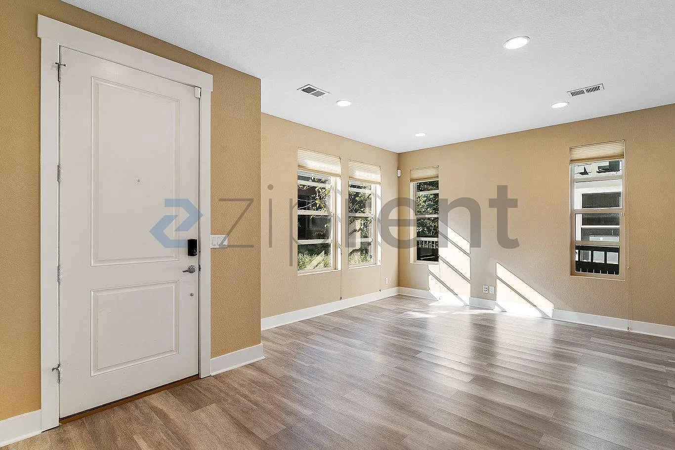 3 bed, 2.5 bath, 1560 sqft, $2,650 — Photo 4