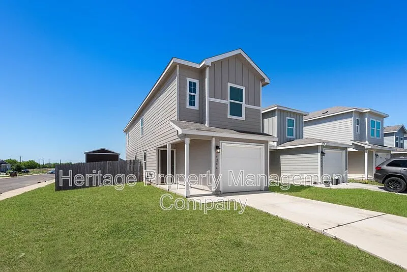 4 bed, 2.5 bath, 1532 sqft, $1,475 — Photo 2