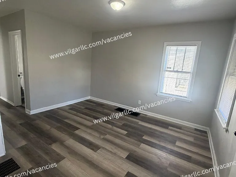 2476 Pennsylvania St — Photo 14