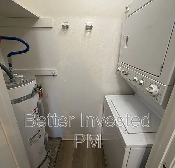 304 Cooper Ln #D — Photo 9