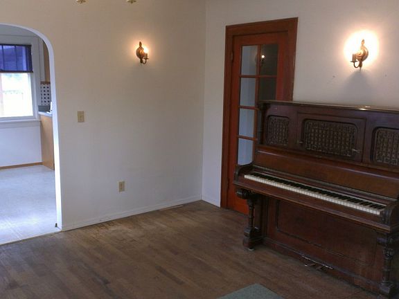 3rd image of 10312 50th Ave E