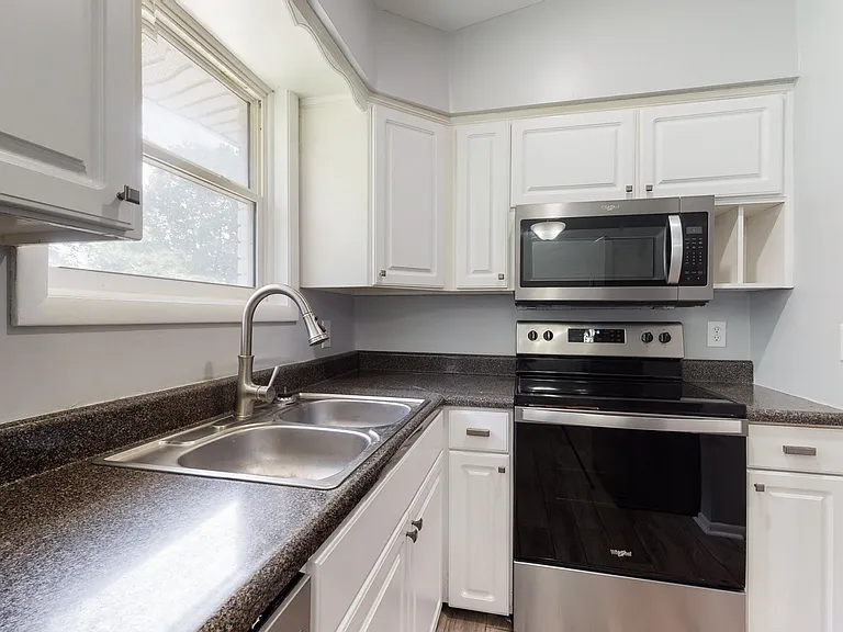 6017 Baltic Dr — Photo 10