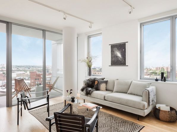 300 Ashland Pl APT 18T