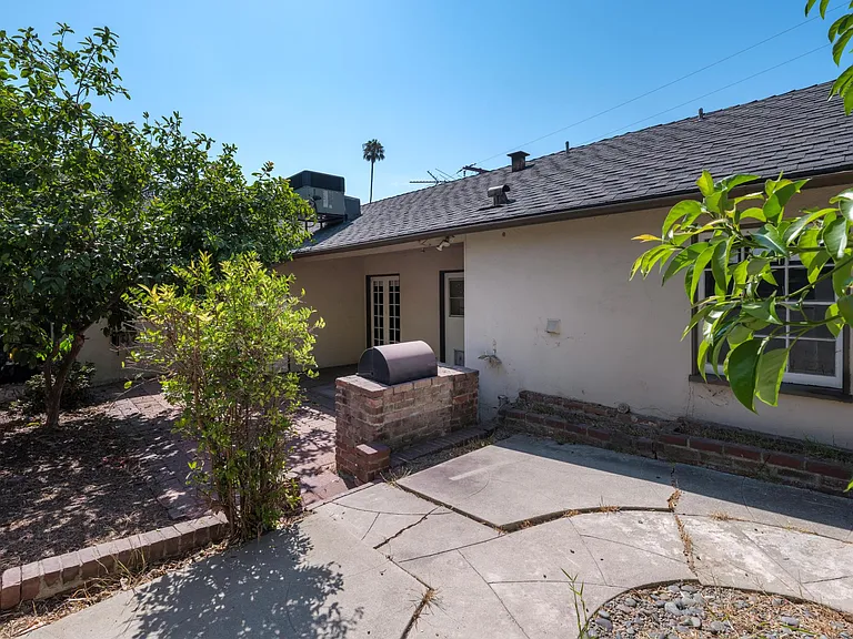 1933 Meridian Ave — Photo 28