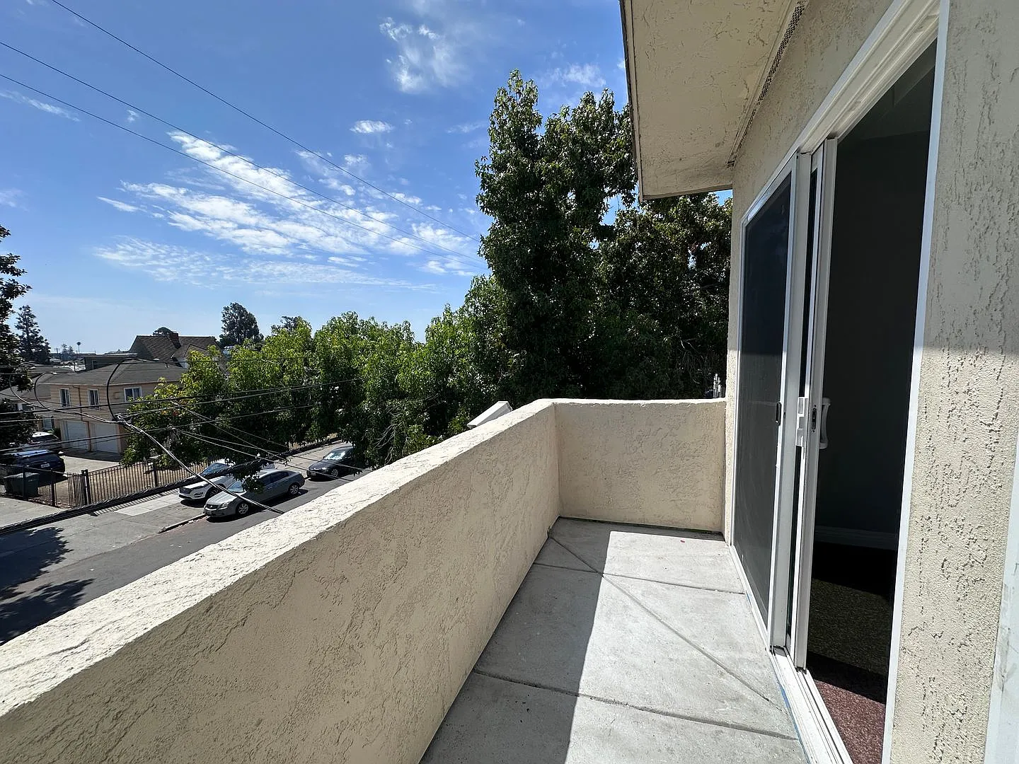 01835 — Photo 2