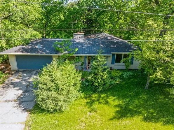 428 Hillcrest DRIVE, Fontana, WI 53125