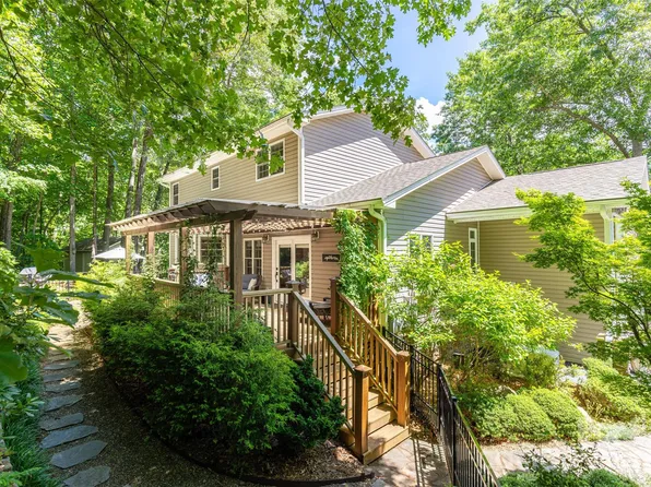72 Whitfield Ln, Weaverville, NC 28787
