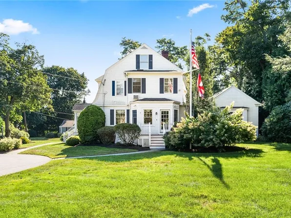 10 Mathewson Ln, Barrington, RI 02806