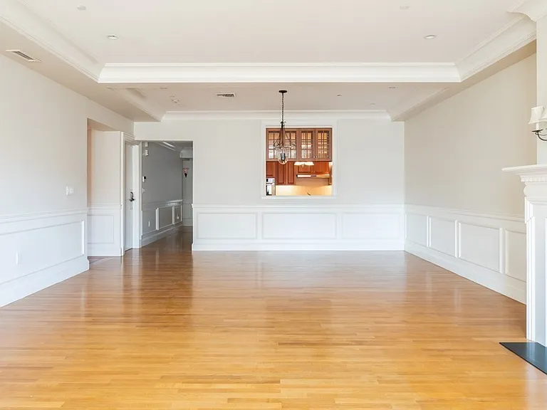 15 Marlborough St #4 — Photo 5