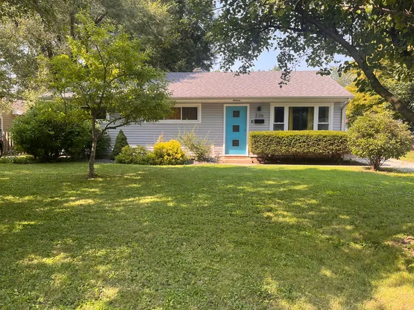 236 E Sunset Ln, West Lafayette, IN 47906