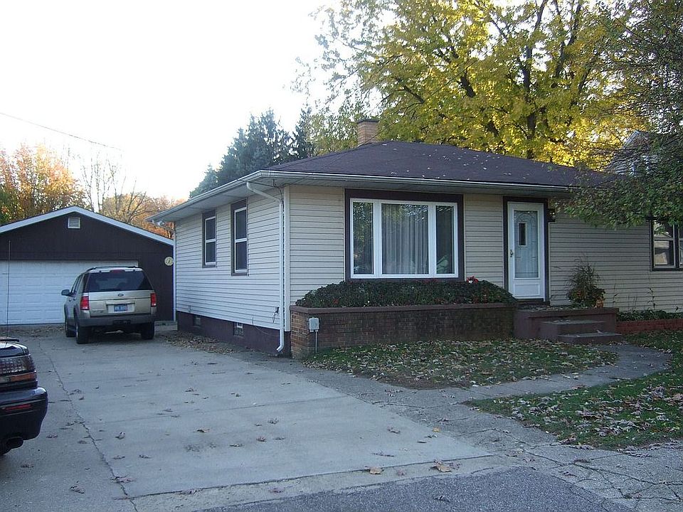 1st image of 572 Ferris St NW