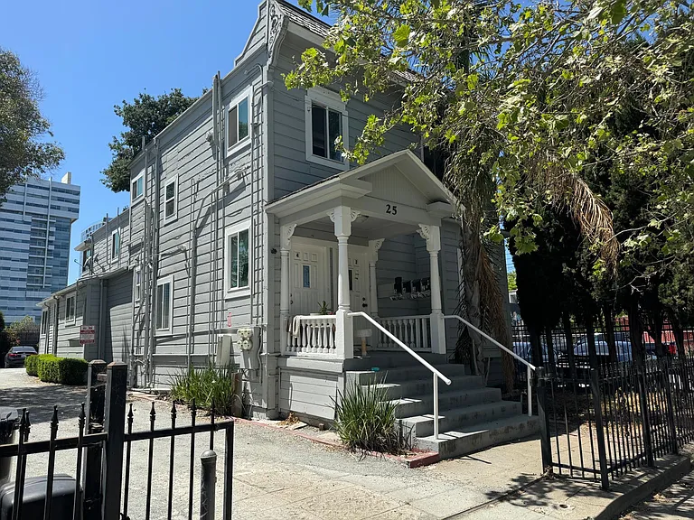 25 S 8th St #4 — Photo 1