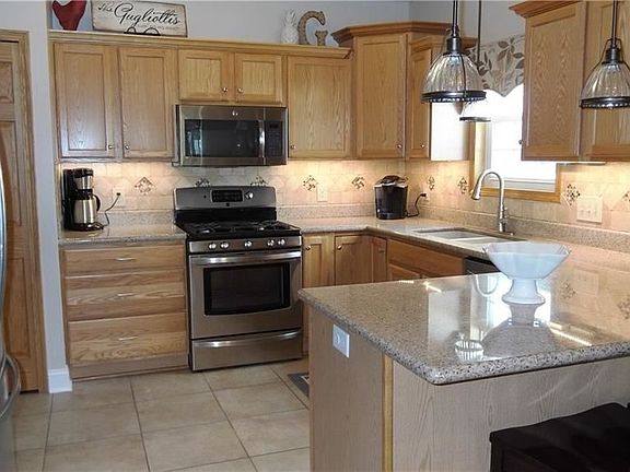 4th image of 10445 Carrousel Woods Dr