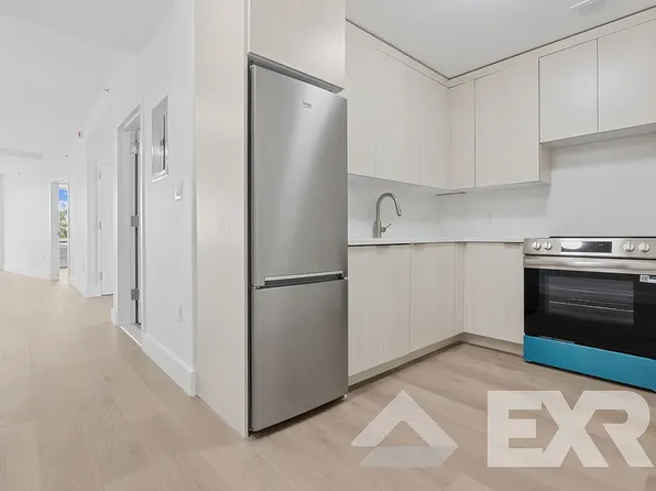 48 Somers Street image 1 of 22