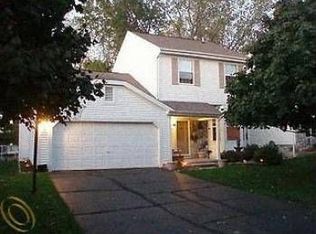 38306 N Williams Cir, Westland, MI 48186