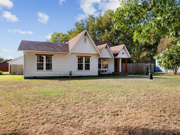 1026 E Jefferson St, Hugo, OK 74743