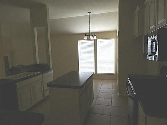 3rd image of 3224 Florian Ln