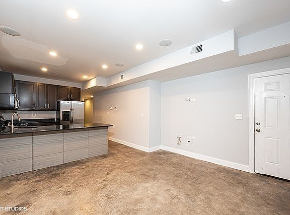 Living Room / Kitchen 