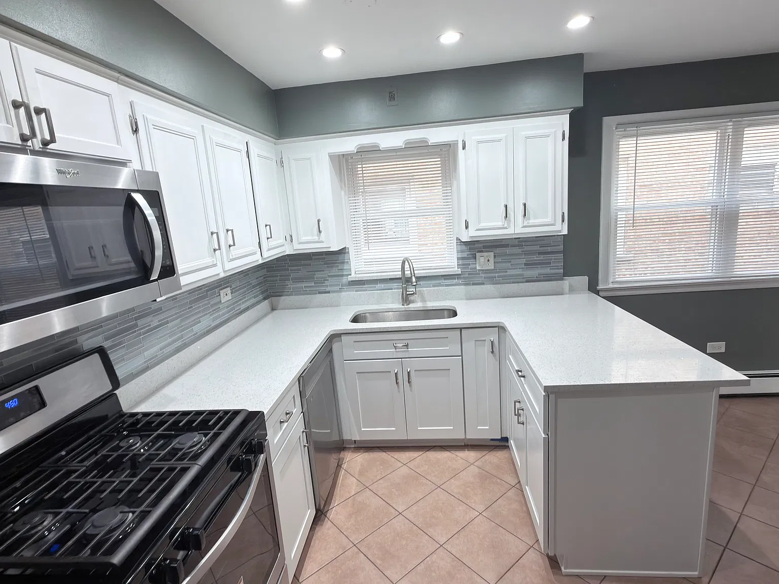 2 bed, 1100 sqft, $1,800 — Photo 3