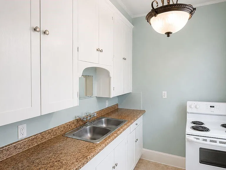 4114 Avenue S 1/2 #A — Photo 6