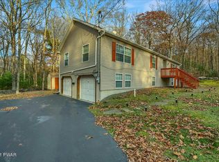 116 Bayberry Dr, Dingmans Ferry, PA 18328