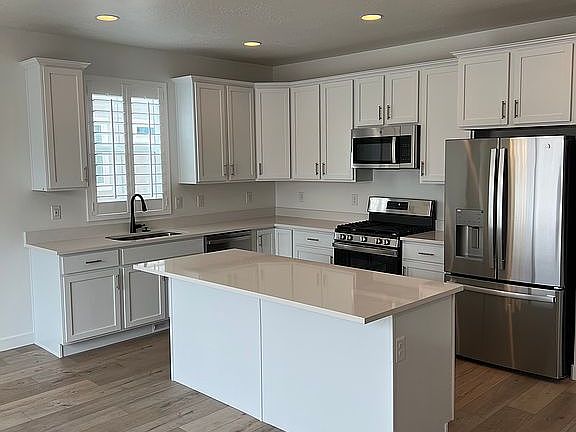 5th image of 3831 W Safflower Dr