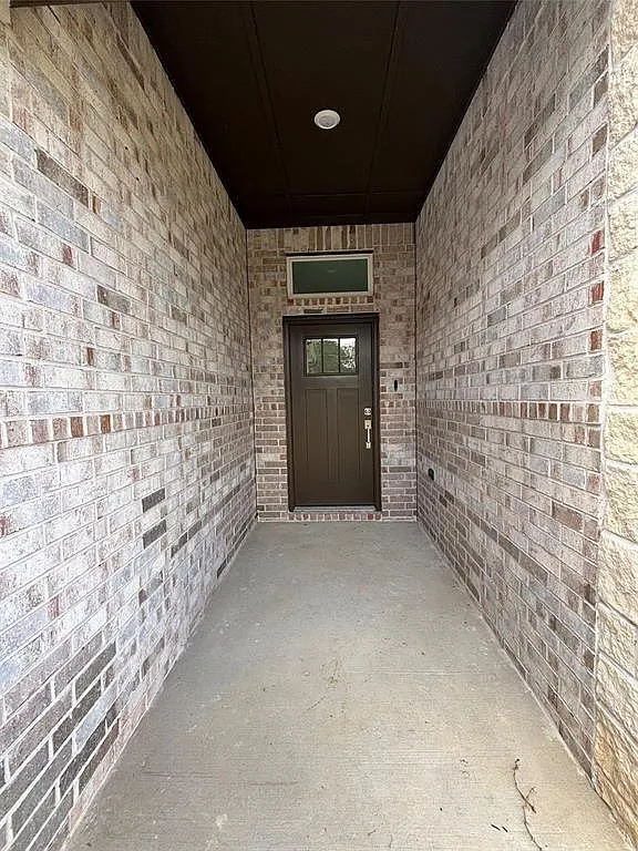 3 bed, 2.0 bath, 1646 sqft, $2,000 — Photo 2