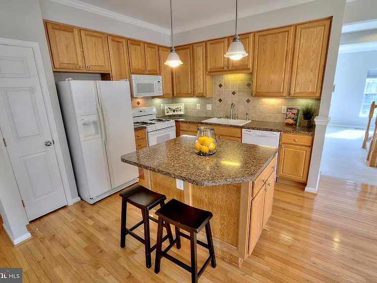 10150 Elgin Way — Photo 11