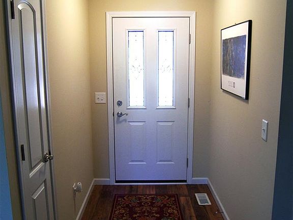 2nd image of 301 Aspen Ct