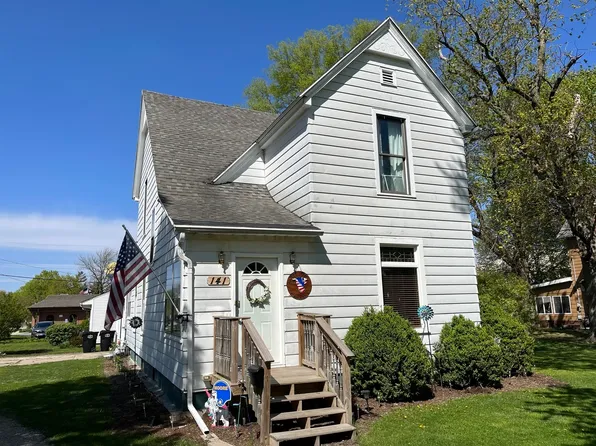 141 W Orleans St, Paxton, IL 60957