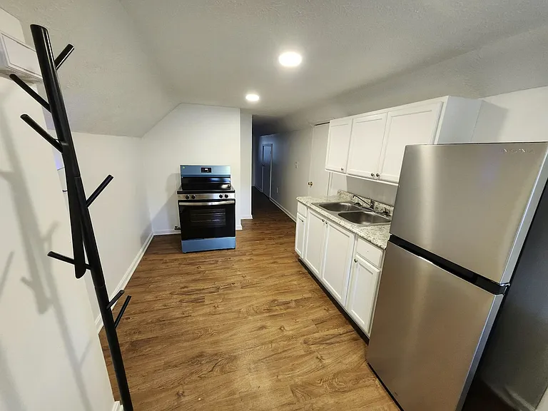 Kitchen - with Appliances