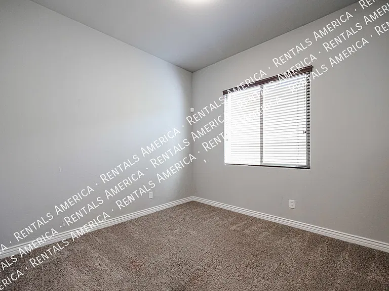 8544 W Midway Ave — Photo 23