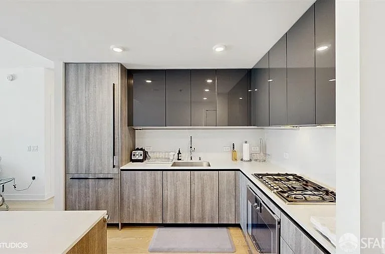 338 Main St #18H — Photo 5
