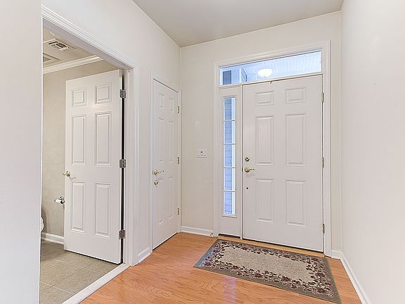 4th image of 63 Symphony Dr