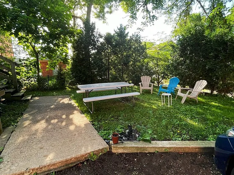 413 W Liberty St — Photo 19