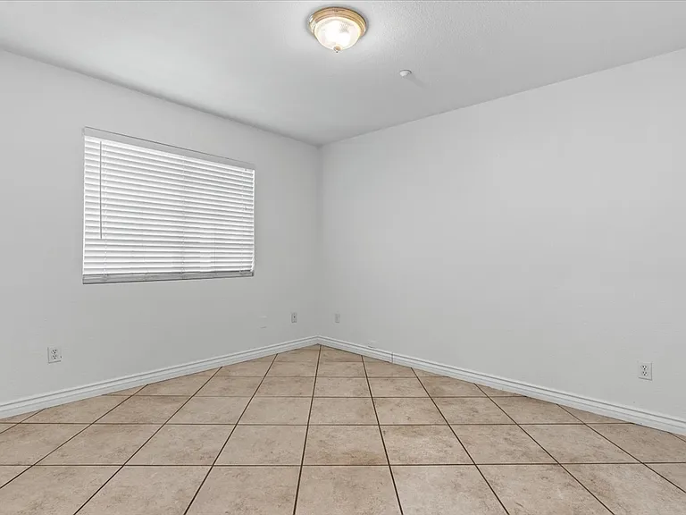 5157 Magnolia Ave — Photo 13